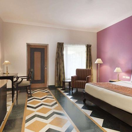 Ramada Udaipur Resort & Spa Екстериор снимка