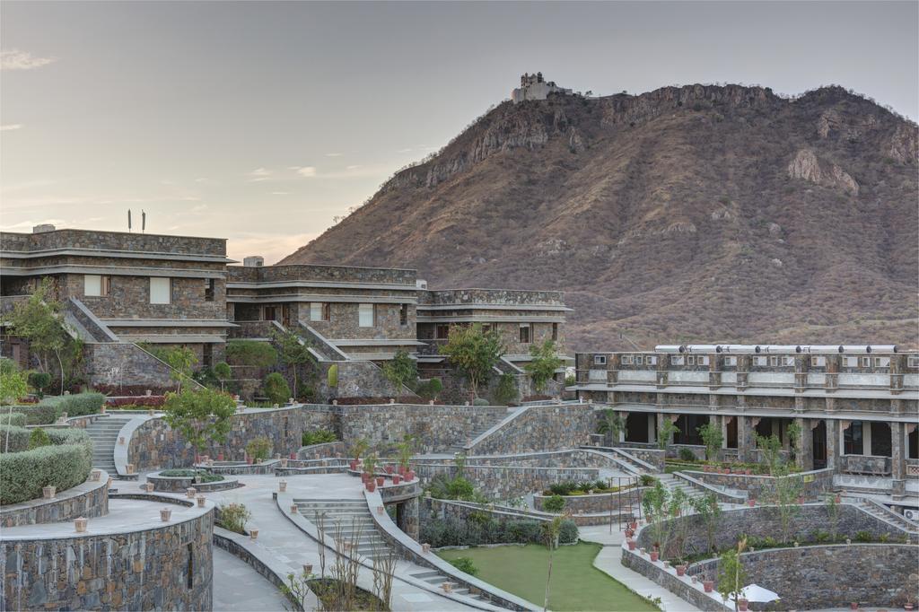 Ramada Udaipur Resort & Spa Екстериор снимка