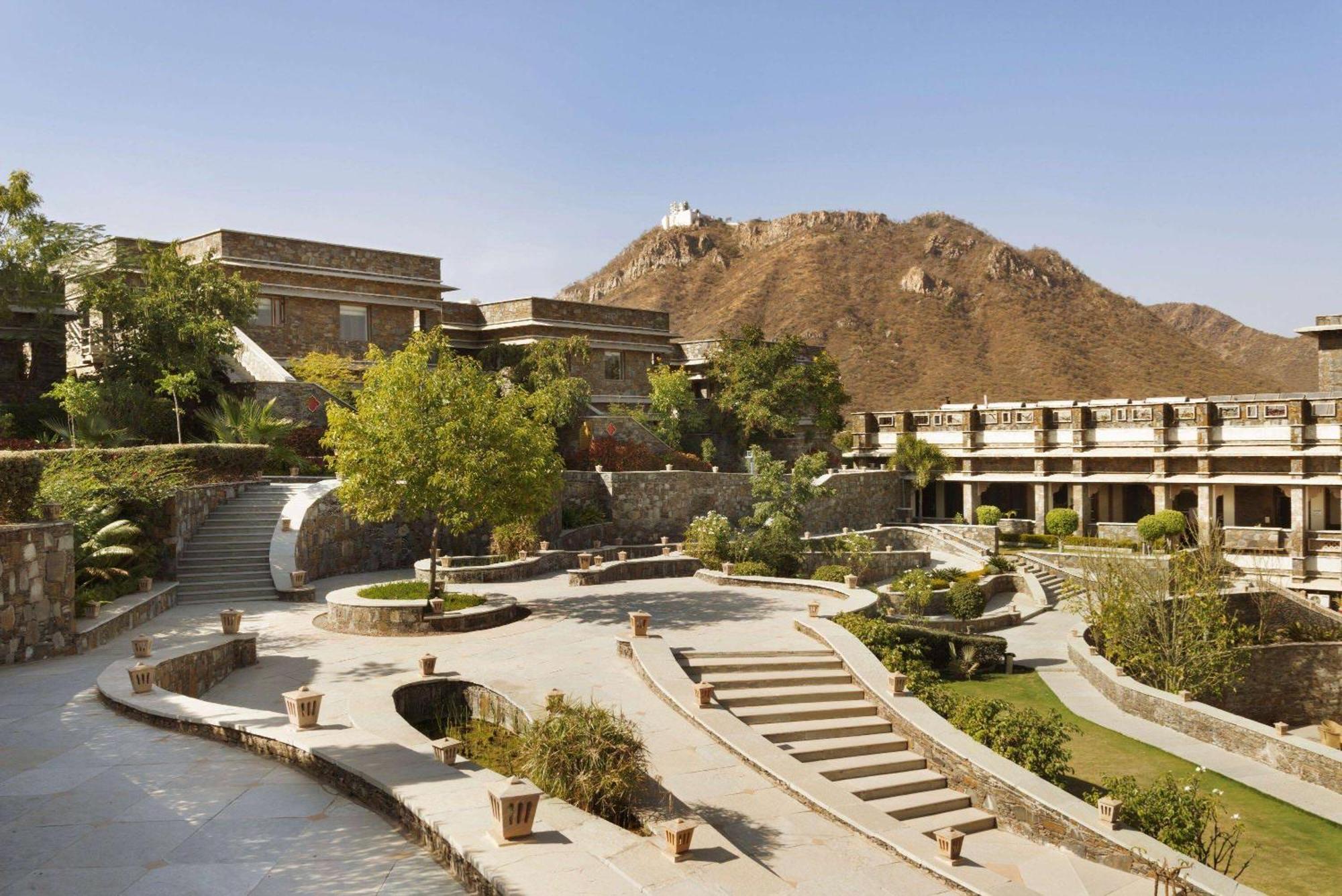 Ramada Udaipur Resort & Spa Екстериор снимка