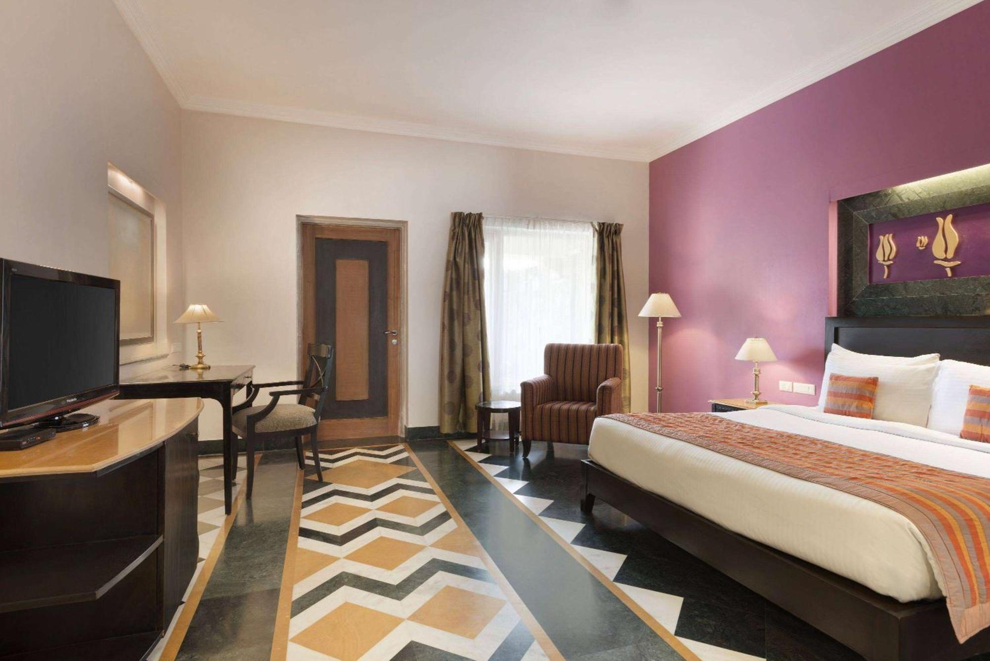 Ramada Udaipur Resort & Spa Екстериор снимка