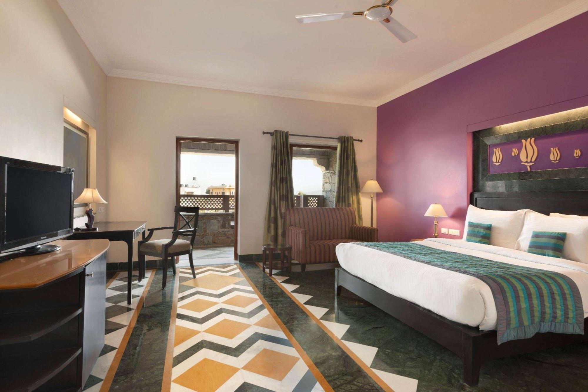 Ramada Udaipur Resort & Spa Екстериор снимка