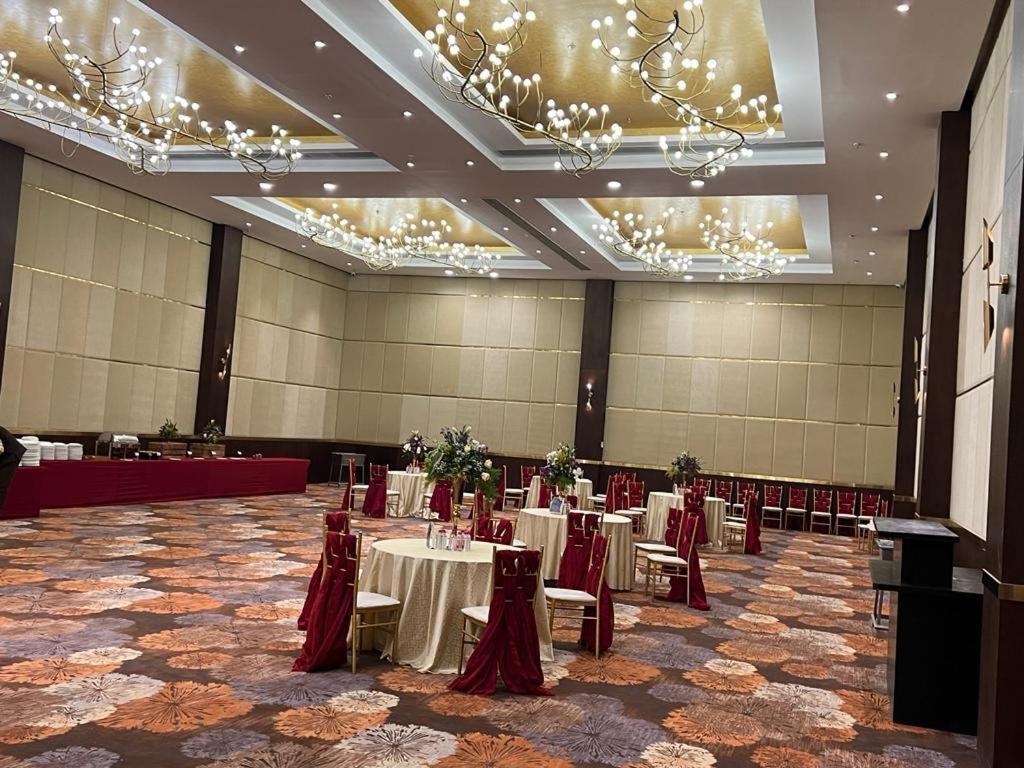 Ramada Udaipur Resort & Spa Екстериор снимка