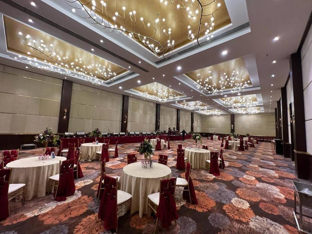 Ramada Udaipur Resort & Spa Екстериор снимка