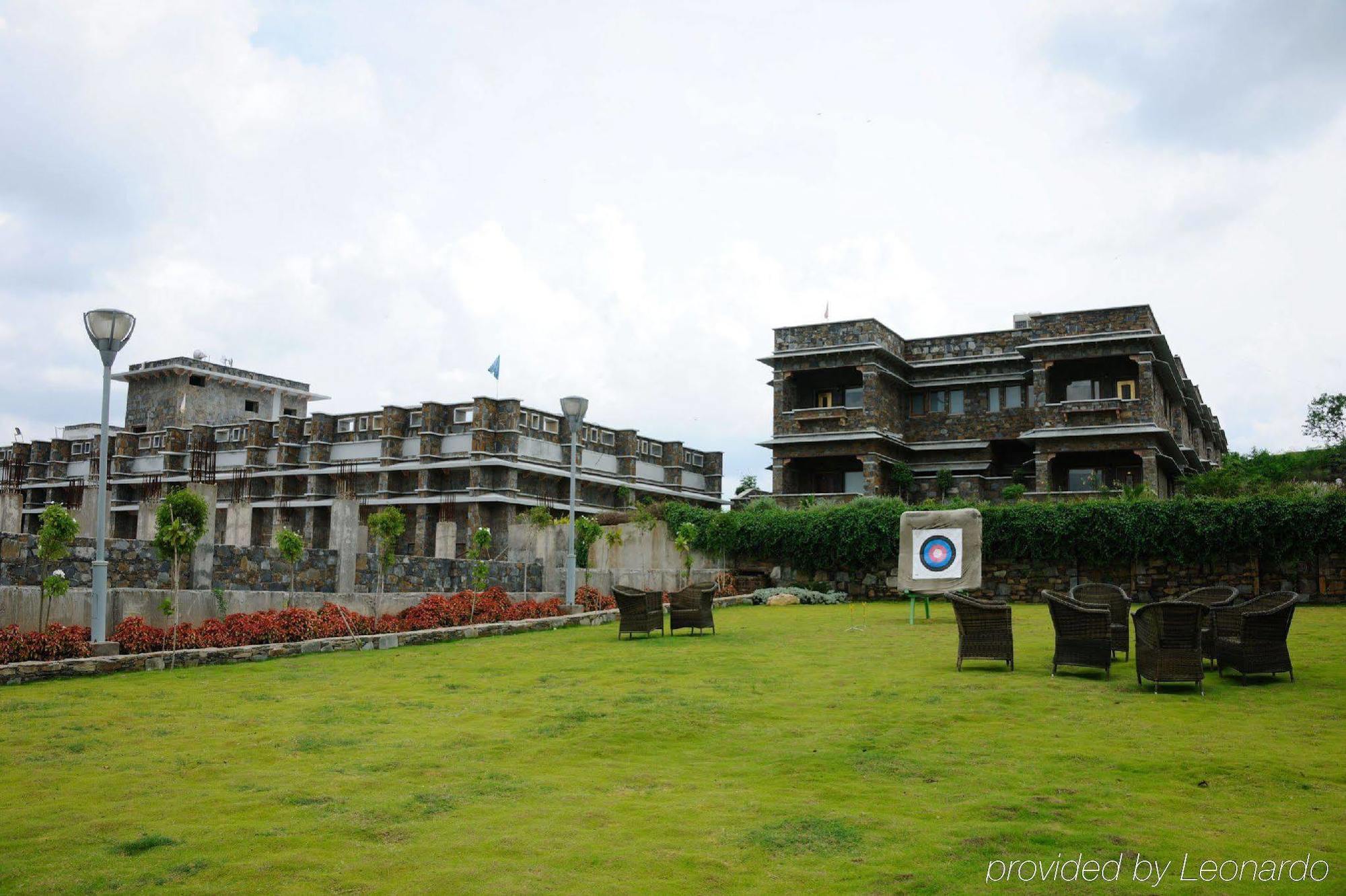 Ramada Udaipur Resort & Spa Екстериор снимка